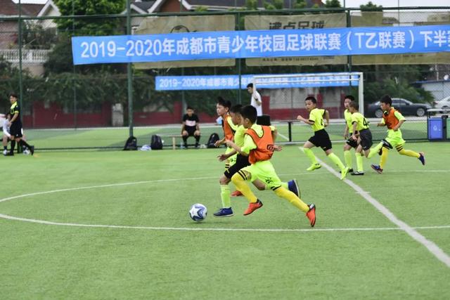 康宁汉姆20+10詹姆斯空砍三双 活塞险胜湖人